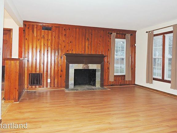 3rd image of 1761 E 236th St