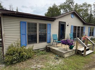 557 S Lakeside Rd, Cedarville, MI 49719