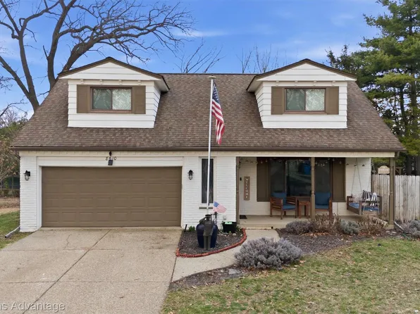 8610 Buffalo Dr, Commerce Township, MI 48382