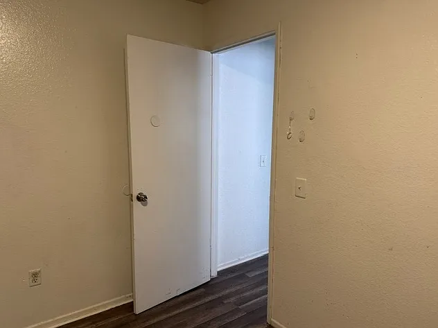 715 W Dover Dr — Photo 5