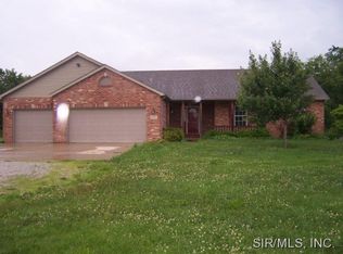 8016 Brickyard Hill Rd, Worden, IL 62097