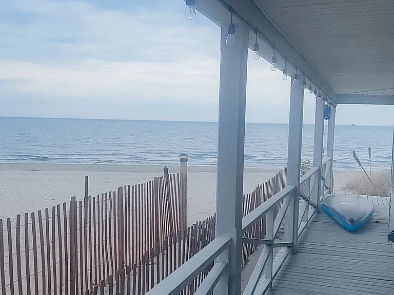655 Fairfield Beach Rd — Photo 8
