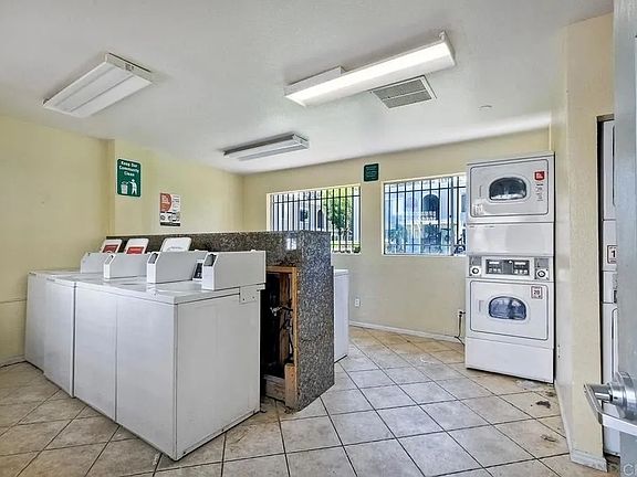 4th image of 1240 N Broadway #67