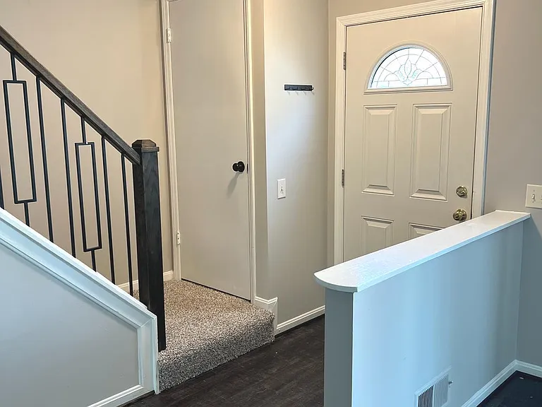 1679 Colonial Way — Photo 4