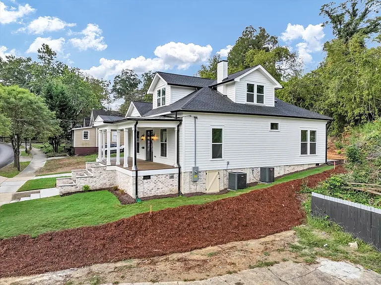 212 S Broad St SW — Photo 58