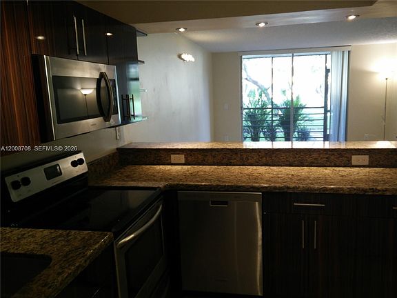 5th image of 3285 Foxcroft Rd #E107