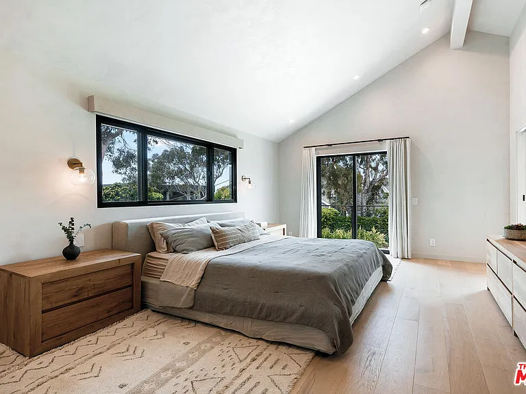 6450 Surfside Way — Photo 7