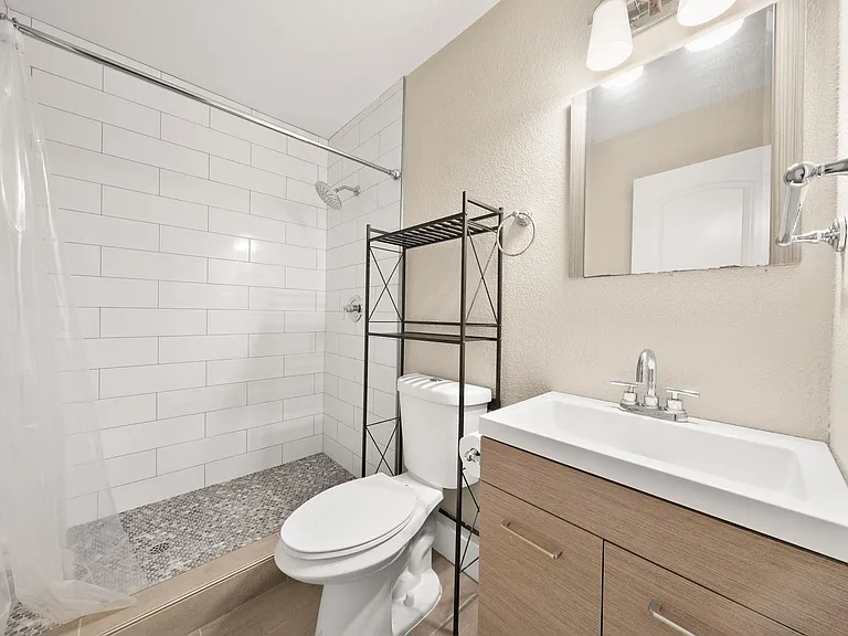 123 Lido Cir — Photo 3