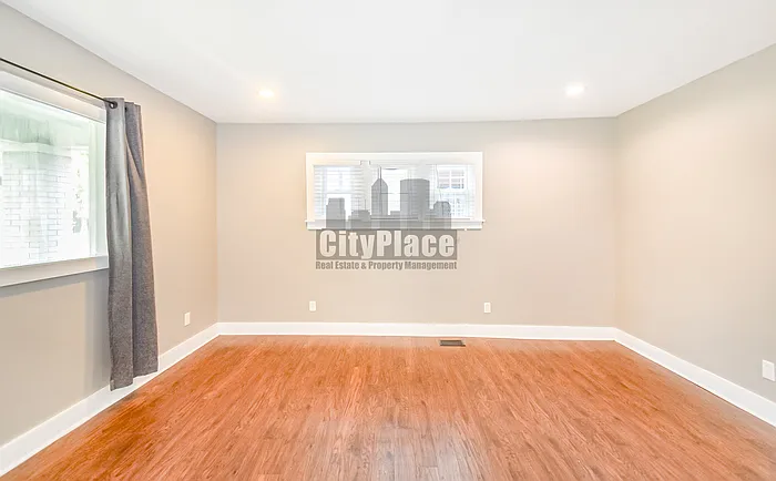 1548 Lexington Ave — Photo 6