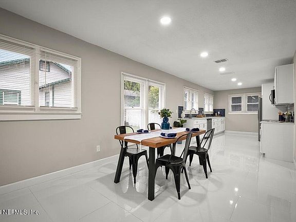 4th image of 223 LANE Avenue S