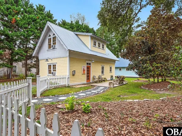 706-708 Wingina Ave, Manteo, NC 27954