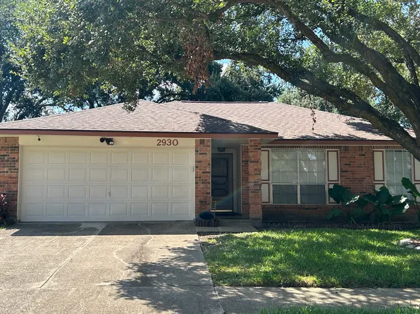 2930 Helmsley Dr, Pearland, TX 77584