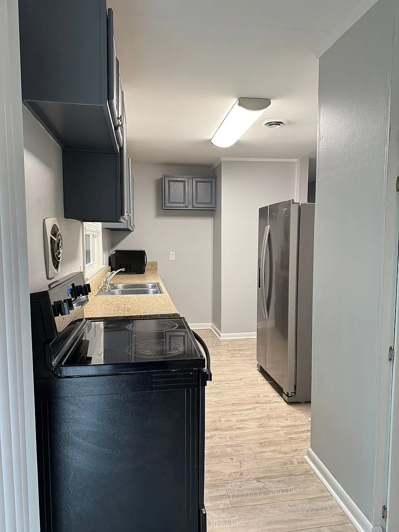 Completely Updated 3 Bed and 1 Bath — Photo 3