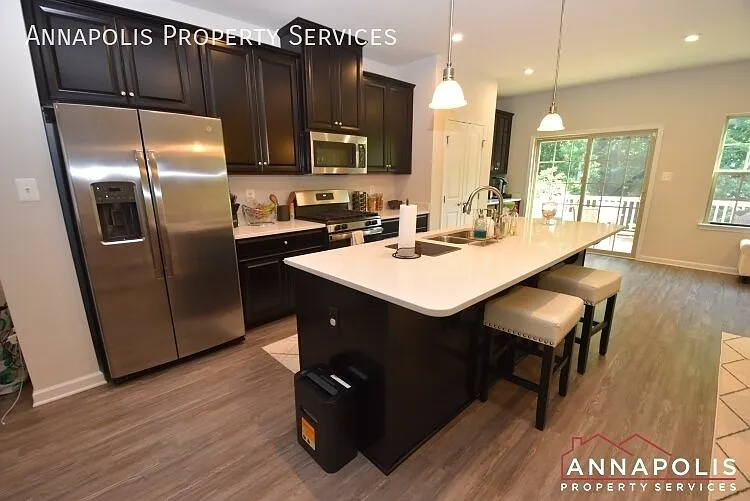 2982 cornfield avenue — Photo 2