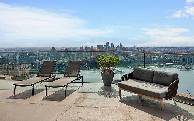 Rented by Platinum Properties | media 19