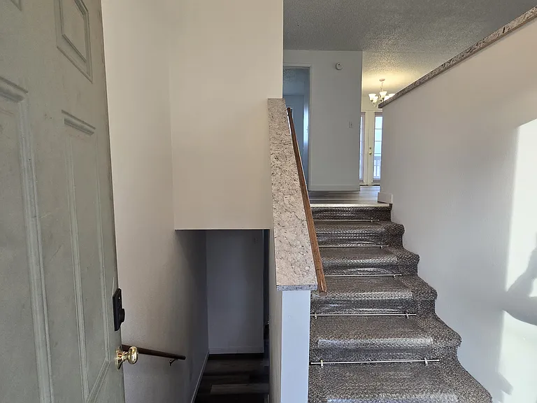 501 Burrell Ave #B — Photo 3