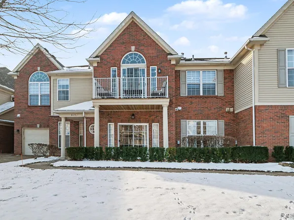 8469 Heywood Cir, Sterling Heights, MI 48312