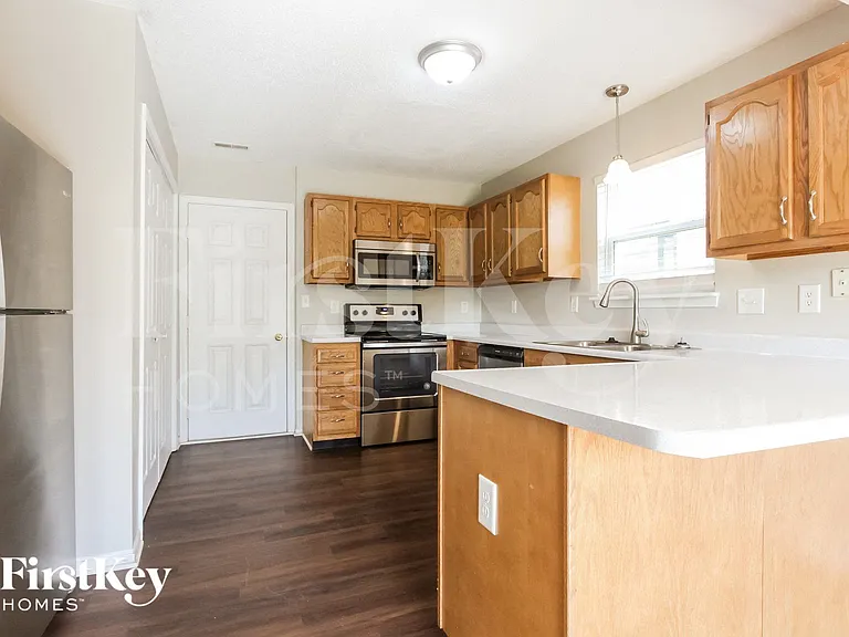 7126 Parklake Pl — Photo 4