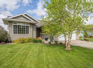 4605 S Samantha Dr, Sioux Falls, SD 57106