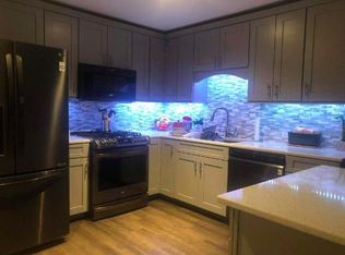 8961 Hedgeway Dr, Shelby Township, MI 48317