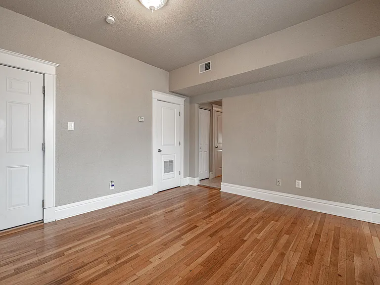 5855 Washington Blvd — Photo 21