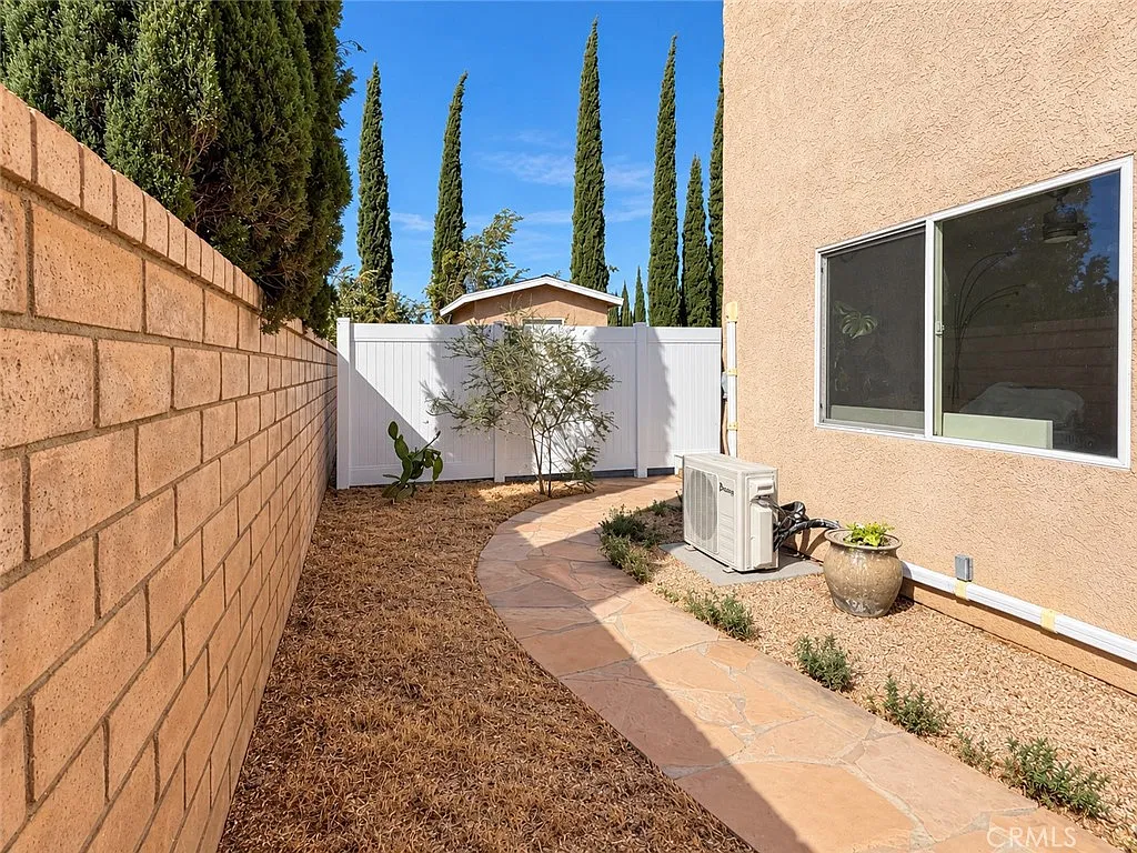 2 bed, 760 sqft, $2,595 — Photo 3