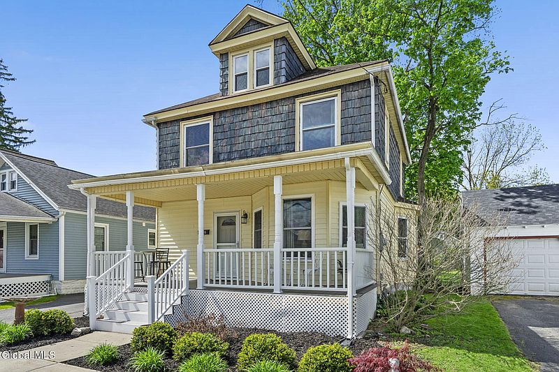 3rd image of 129 Sanders Avenue