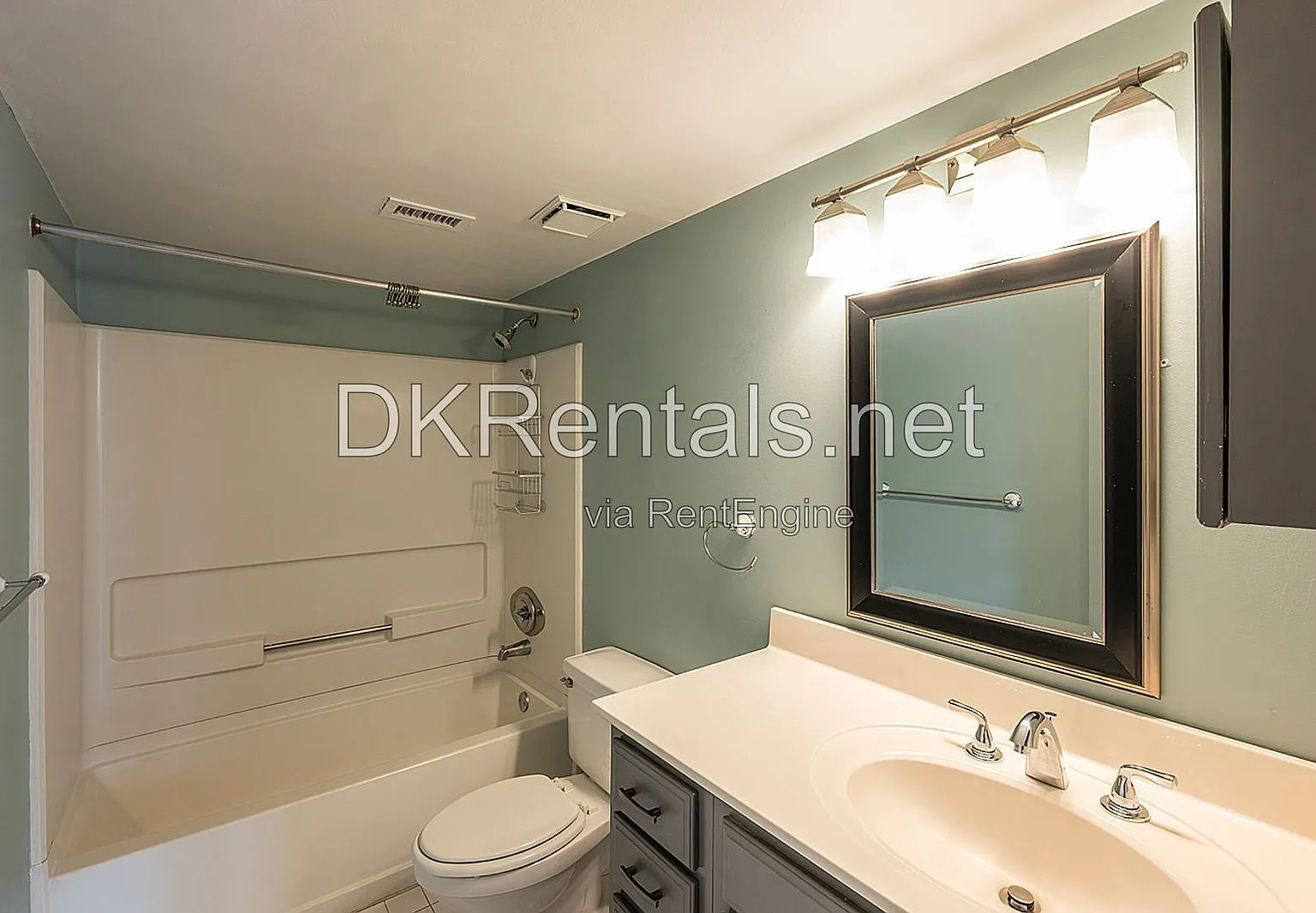 2 bed, 2.0 bath, 1106 sqft, $1,900 — Photo 2