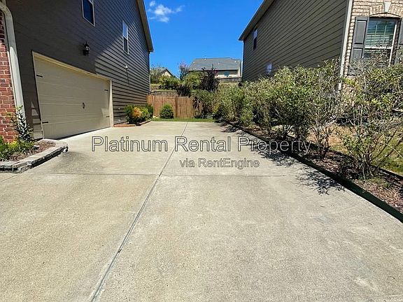 3rd image of 516 Sunset St