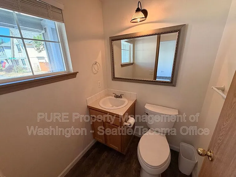 804 28th Ave SE — Photo 8