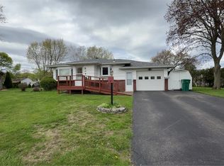 37 Ridge Port Cir, Rochester, NY 14617