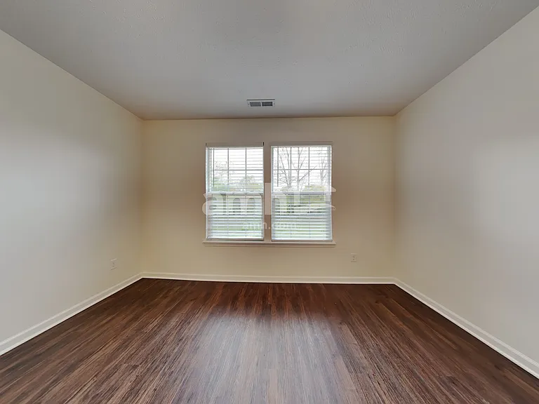 1070 Halifax Ln — Photo 11
