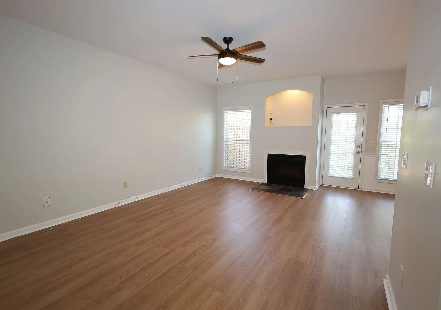 3 Bedroom 2.5 Bathroom Townhome in Gwinnett — Photo 3