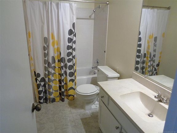 3rd image of 156 NE Cummings Ave