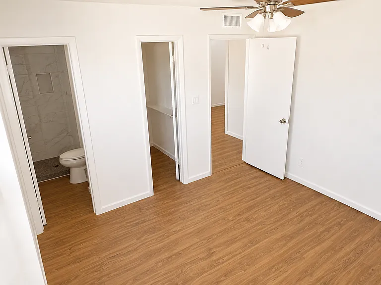 8836 W Mackenzie Dr — Photo 9