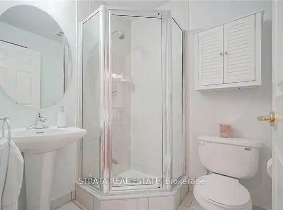 5th image of 120 Lombard St Unit 208