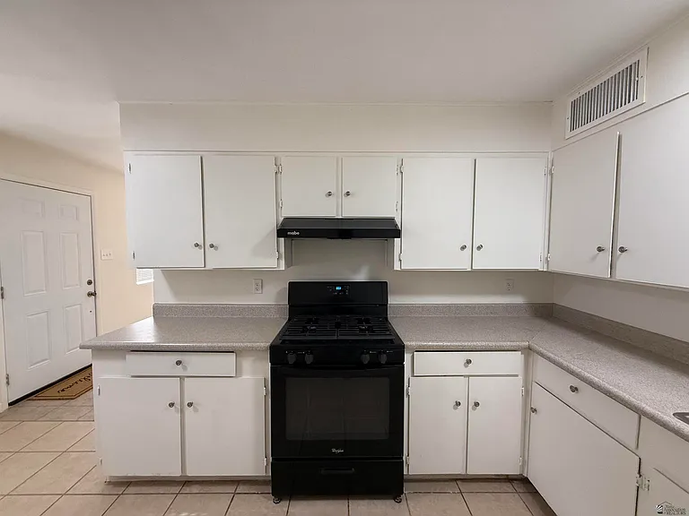723 N Musgrove Ave — Photo 8