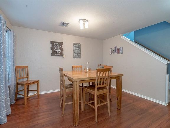 3rd image of 2808 Peak Dr