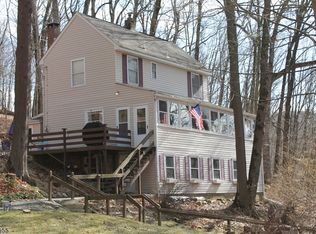 6 Valley Rd, Glen Gardner, NJ 08826