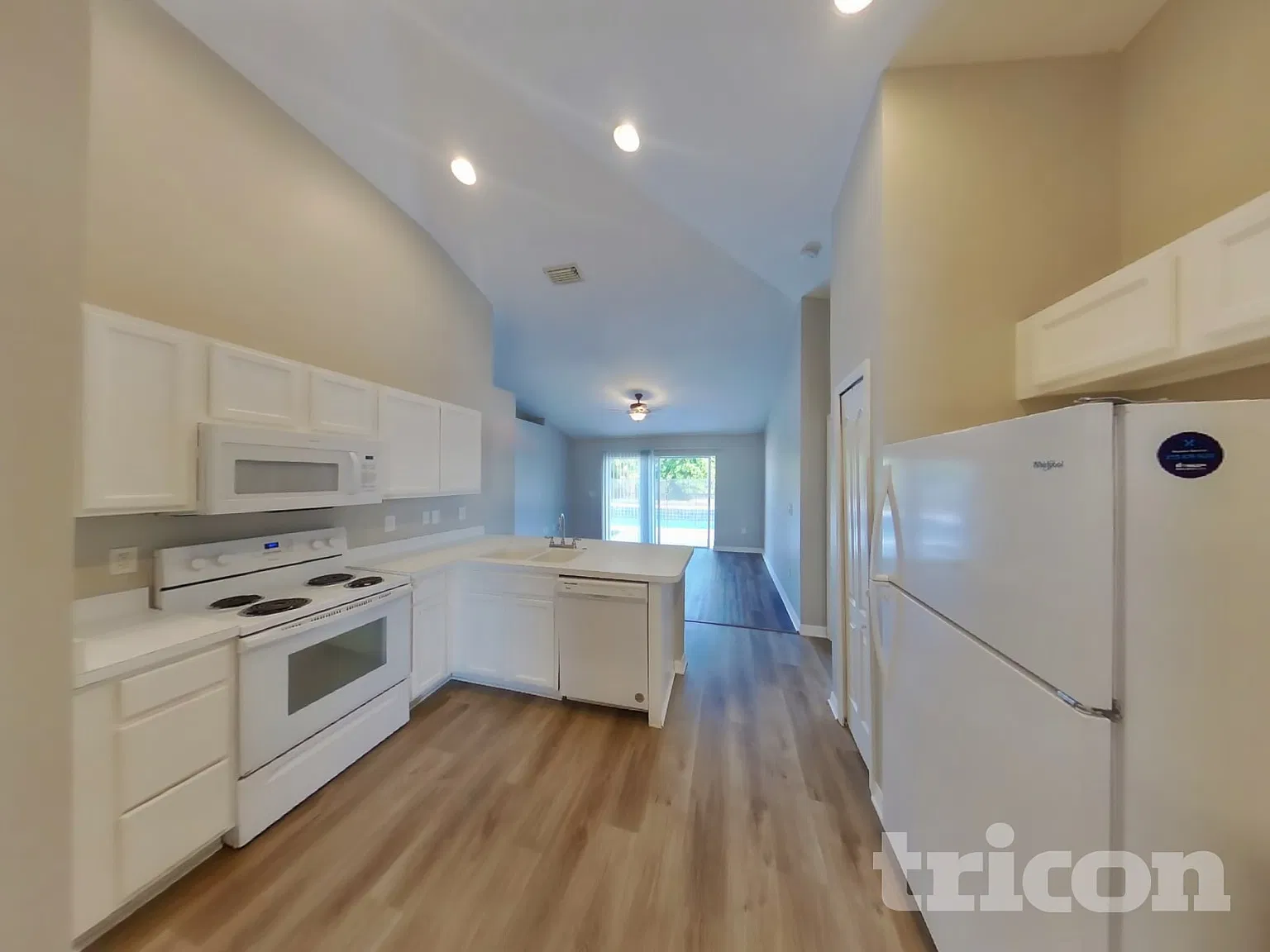 7506 Merchantville Circle Zephyrhills FL — Photo 4