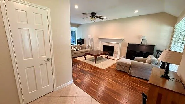 3214 Lakefield Way — Photo 4