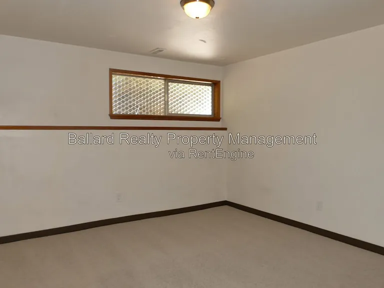 1802 NW 89th St — Photo 11