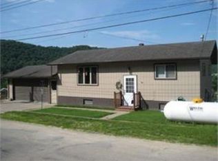 191 Bench St, Lansing, IA 52151