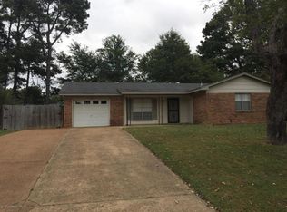 5888 Cherokee Dr, Horn Lake, MS 38637