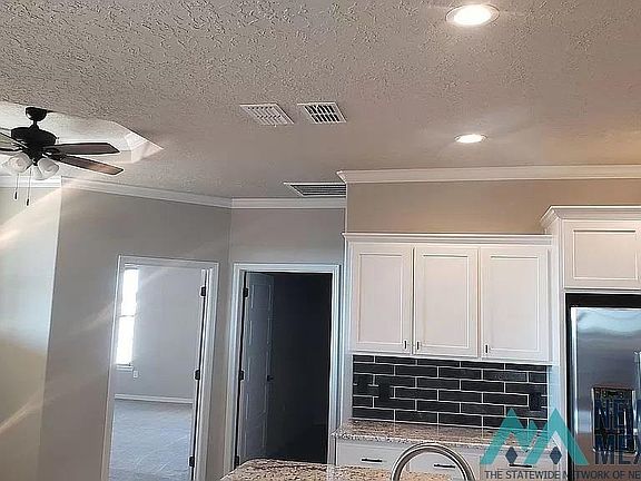 4th image of 2217 Amanda Ln