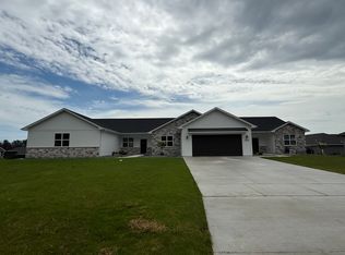 2129 Clover Field Dr, Green Bay, WI 54313