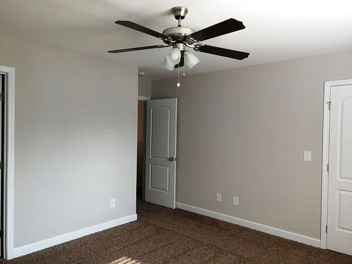 211 N Oak St #B — Photo 8