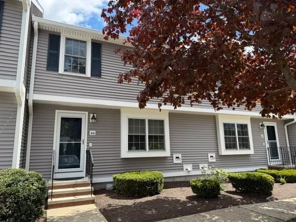 5 Meadowhill Ct APT 44, South Easton, MA 02375