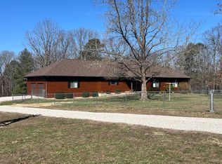 581 Highway Hh, Willow Springs, MO 65793
