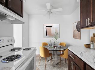 Chestnut Lake Apartments, Strongsville, OH 44136